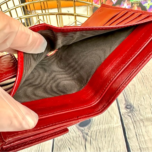 Gucci red leather mini Guccissima wallet crossbody - Picture 10 of 15